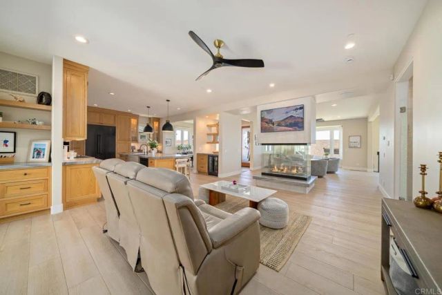 1922 S Pacific St., Oceanside, CA 92054