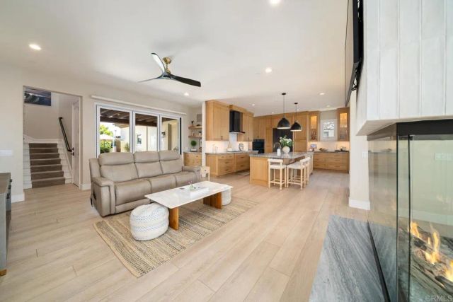 1922 S Pacific St., Oceanside, CA 92054