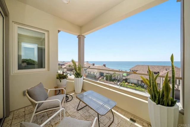 1922 S Pacific St., Oceanside, CA 92054