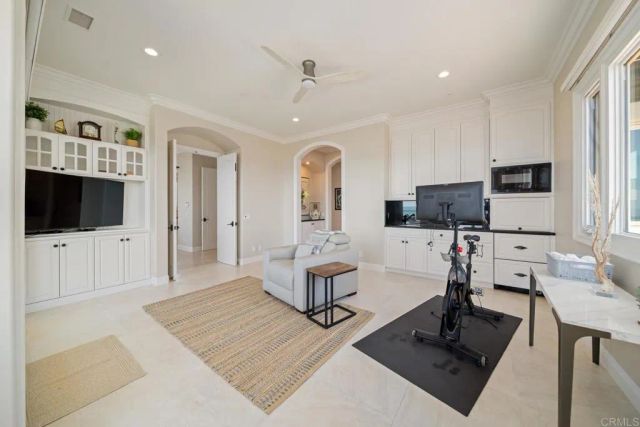 1922 S Pacific St., Oceanside, CA 92054