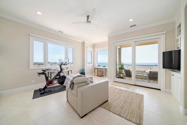 1922 S Pacific St., Oceanside, CA 92054