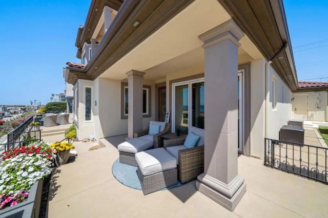 1922 S Pacific St., Oceanside, CA 92054