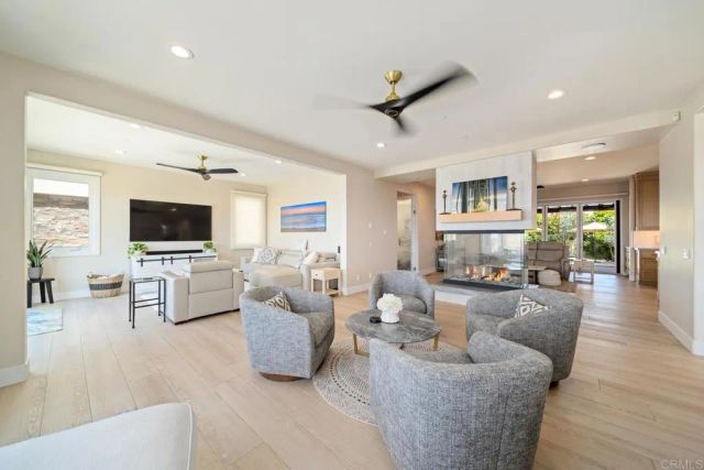1922 S Pacific St., Oceanside, CA 92054