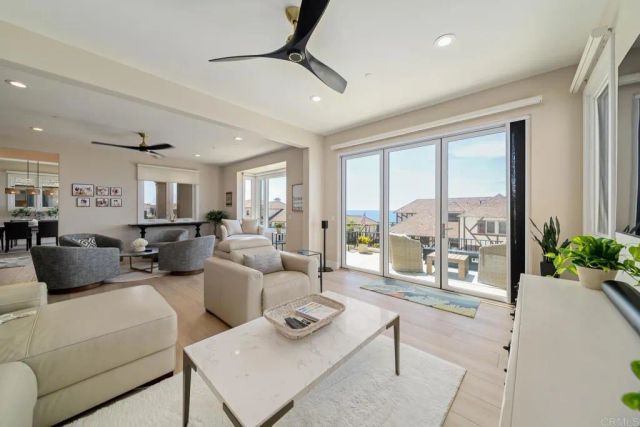 1922 S Pacific St., Oceanside, CA 92054
