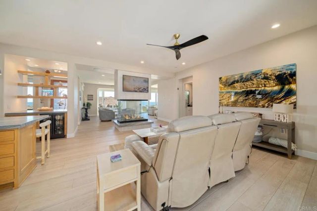 1922 S Pacific St., Oceanside, CA 92054