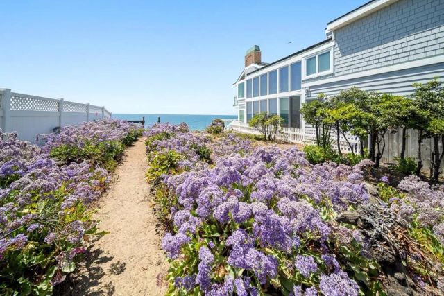 1922 S Pacific St., Oceanside, CA 92054