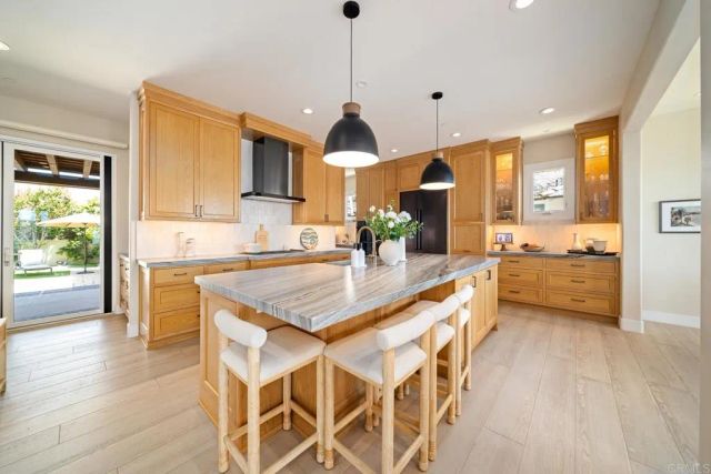 1922 S Pacific St., Oceanside, CA 92054