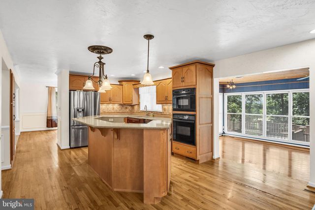 949 RIDGE RD, Gettysburg, PA 17325