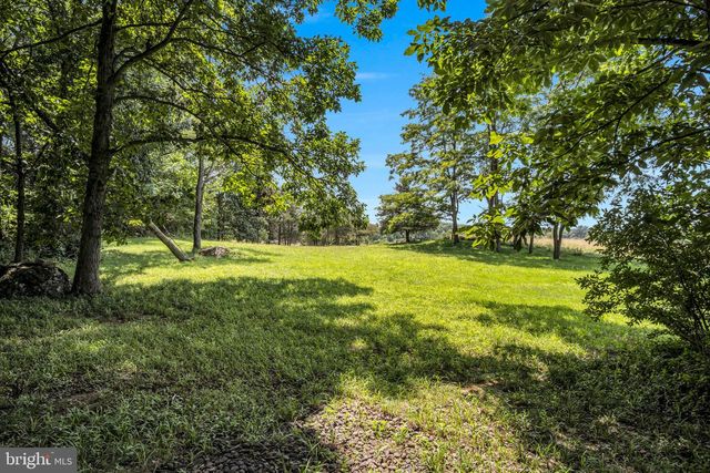 949 RIDGE RD, Gettysburg, PA 17325