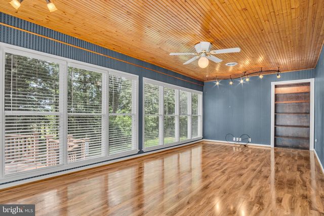 949 RIDGE RD, Gettysburg, PA 17325