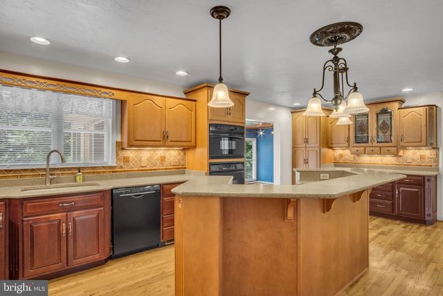 949 RIDGE RD, Gettysburg, PA 17325