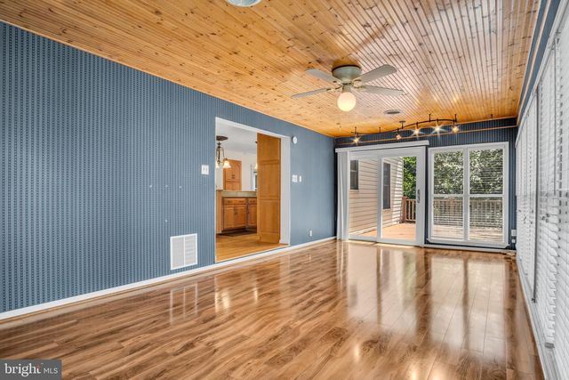 949 RIDGE RD, Gettysburg, PA 17325