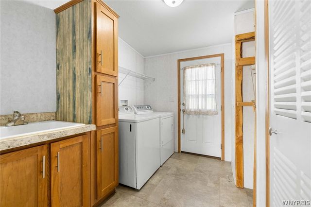 1406 East Drive, Alden, NY 14004