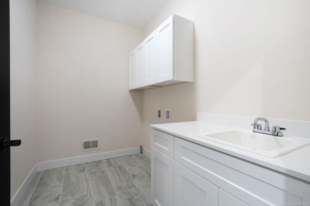 1073 Williamson Circle, Pontiac, MI 48340