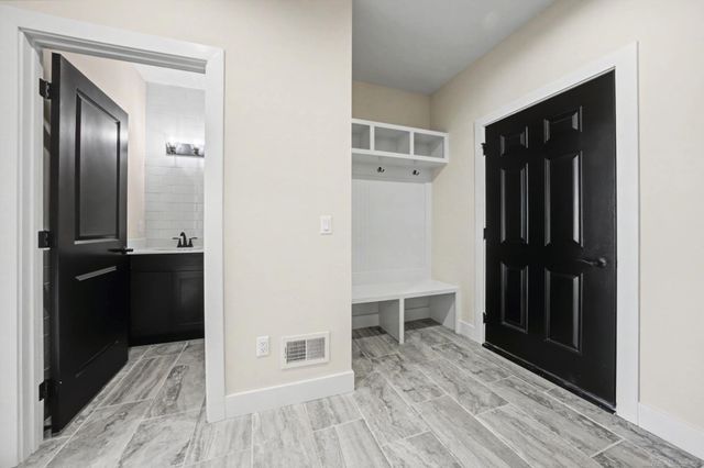 1073 Williamson Circle, Pontiac, MI 48340