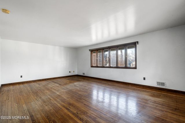 333 Broad Street, Eatontown, NJ 07724