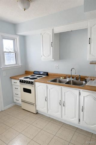 8520 Ava Drive, Affton, MO 63123