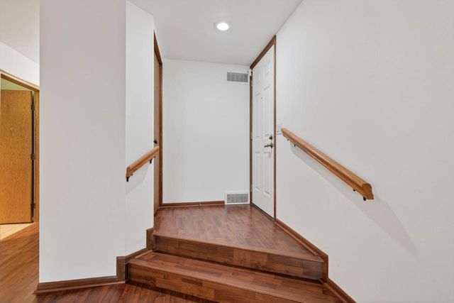 7832 E Oakbridge Way, Madison, WI 53717