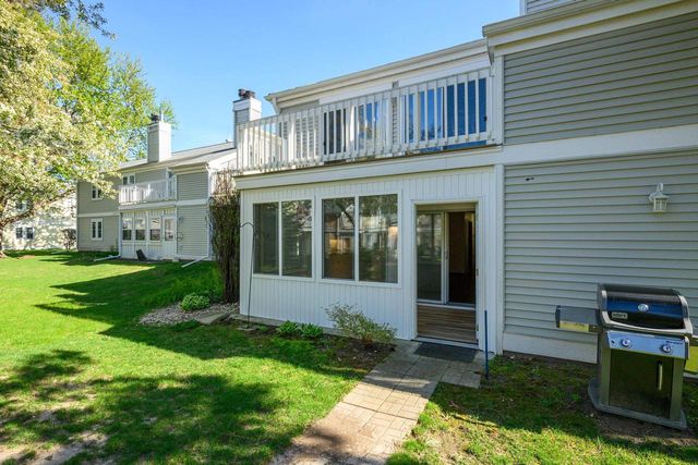 7832 E Oakbridge Way, Madison, WI 53717