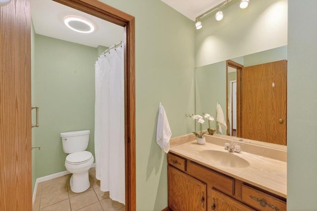 7832 E Oakbridge Way, Madison, WI 53717