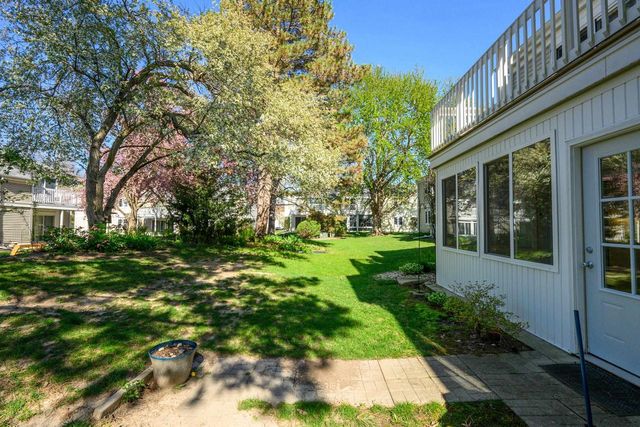 7832 E Oakbridge Way, Madison, WI 53717