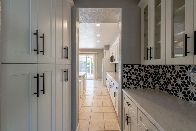 3865 Henshaw Rd, West Sacramento, CA 95691