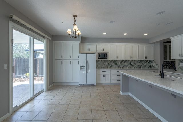 3865 Henshaw Rd, West Sacramento, CA 95691