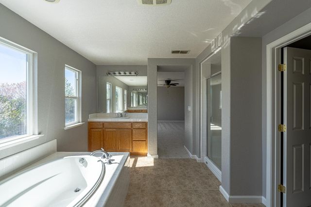 3865 Henshaw Rd, West Sacramento, CA 95691