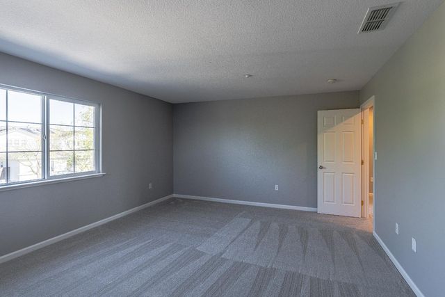 3865 Henshaw Rd, West Sacramento, CA 95691