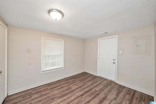 27 1ST STREET NE, Graysville, AL 35073