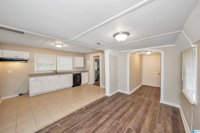 27 1ST STREET NE, Graysville, AL 35073