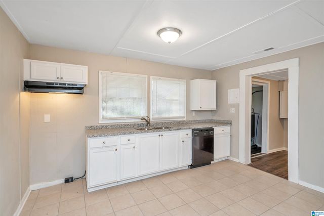 27 1ST STREET NE, Graysville, AL 35073
