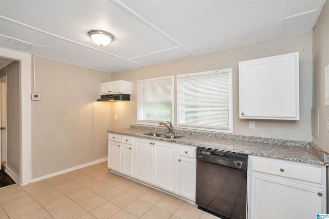 27 1ST STREET NE, Graysville, AL 35073