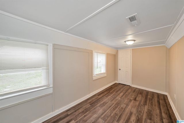 27 1ST STREET NE, Graysville, AL 35073