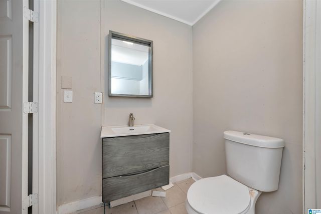 27 1ST STREET NE, Graysville, AL 35073