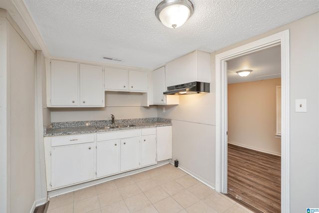 27 1ST STREET NE, Graysville, AL 35073