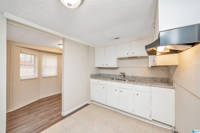 27 1ST STREET NE, Graysville, AL 35073