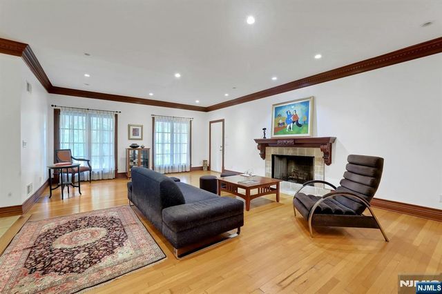 285 Arch Road, Englewood, NJ 07631