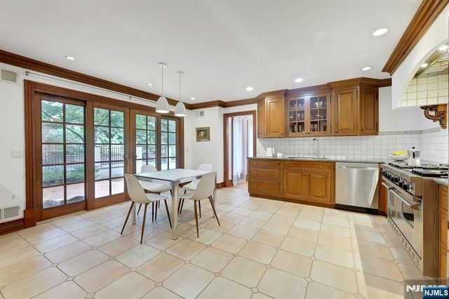285 Arch Road, Englewood, NJ 07631