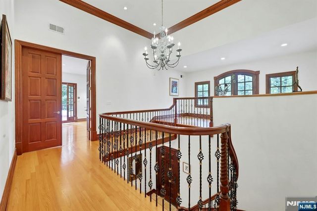 285 Arch Road, Englewood, NJ 07631