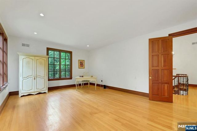 285 Arch Road, Englewood, NJ 07631