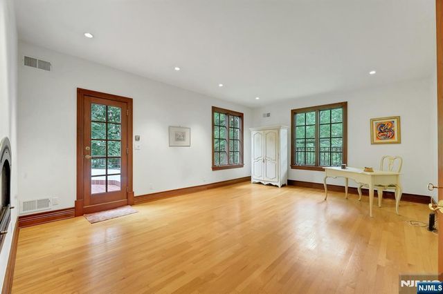 285 Arch Road, Englewood, NJ 07631