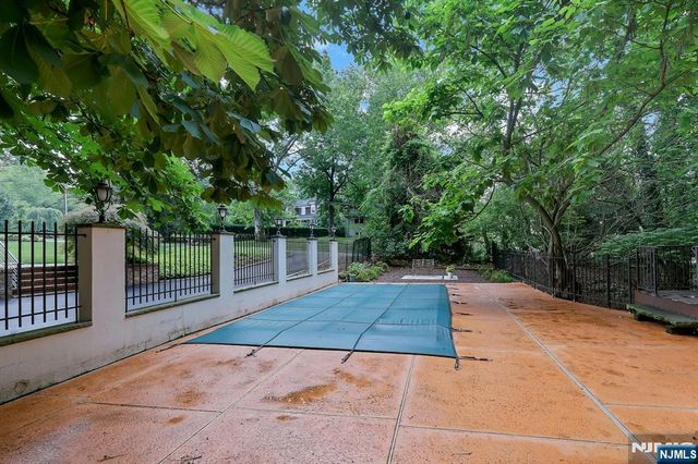 285 Arch Road, Englewood, NJ 07631