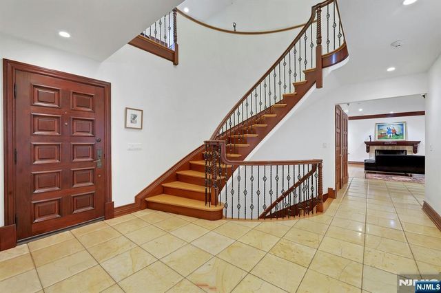 285 Arch Road, Englewood, NJ 07631