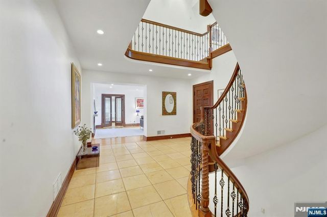 285 Arch Road, Englewood, NJ 07631