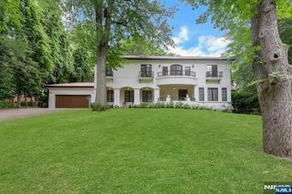 285 Arch Road, Englewood, NJ 07631