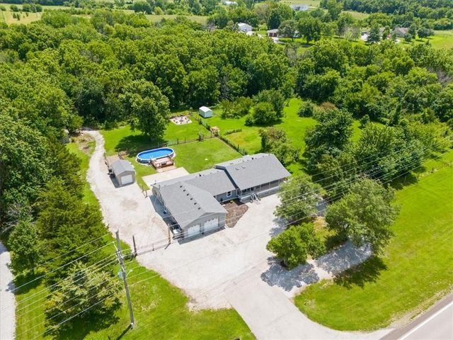 124 E 2300th Road, Wellsville, KS 66092