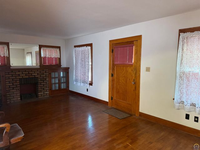 1943 SE Hudson BLVD, Topeka, KS 66607