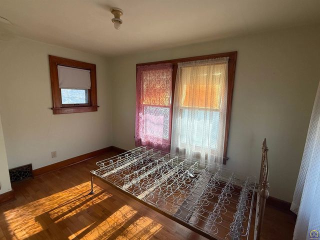 1943 SE Hudson BLVD, Topeka, KS 66607