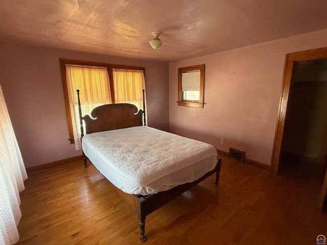 1943 SE Hudson BLVD, Topeka, KS 66607